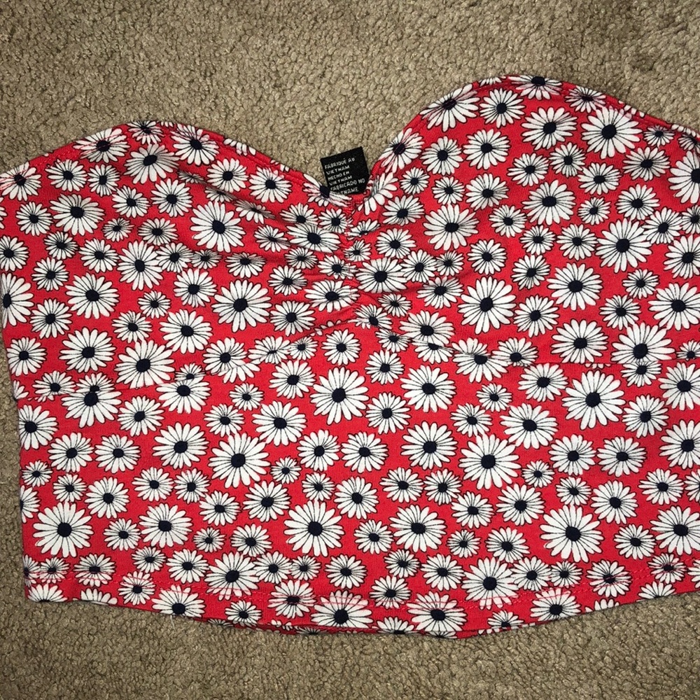 FLORAL CROP TOP.